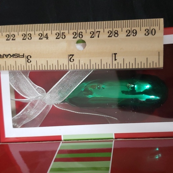 Ganz NWT, NIB The Christmas Pickle Glass Ornamnent in Gift Box - Picture 5 of 5